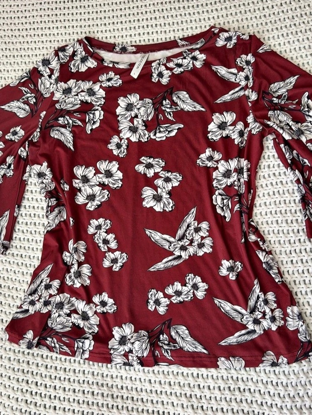 Tickled Teal Burgundy Floral Bell Sleeve Austin Top Blouse Womens Size large